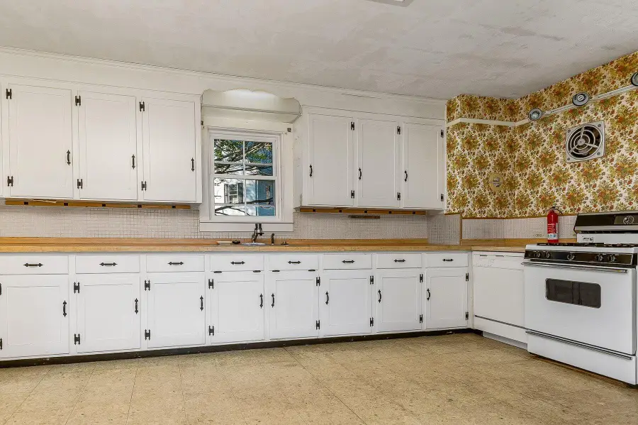 22 Rogers Road, Kittery, ME 03904 - #3