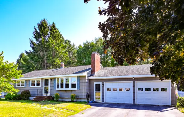 21 Vernon Road, Cape Elizabeth, ME 04107