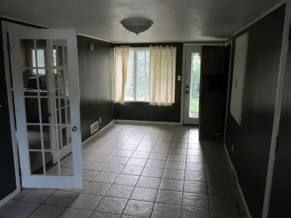 9 Charles Street, Lewiston, ME 04240