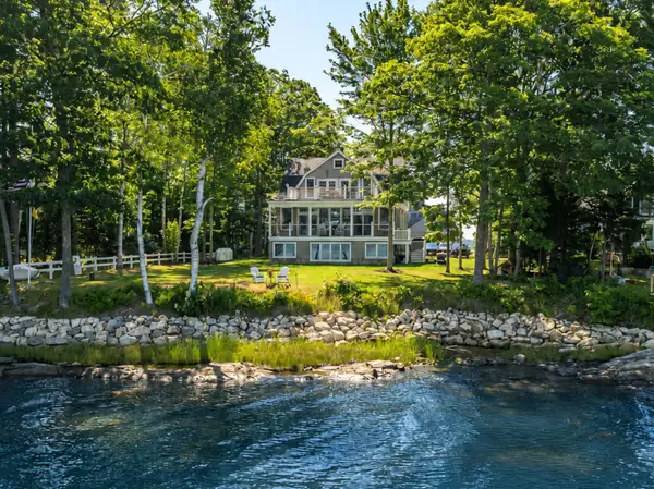 24 Merganser Way, Freeport, ME 04032