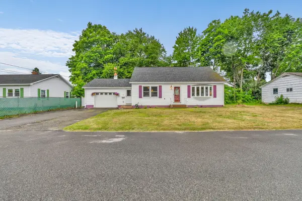 18 Grove Street, East Millinocket, ME 04430
