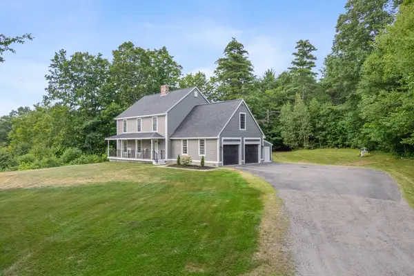 10 Vivs Way, Raymond, ME 04071