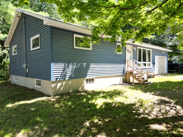 46 Edwards Street, Lincoln, ME 04457