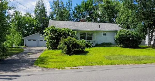 14 New York Street, Millinocket, ME 04462
