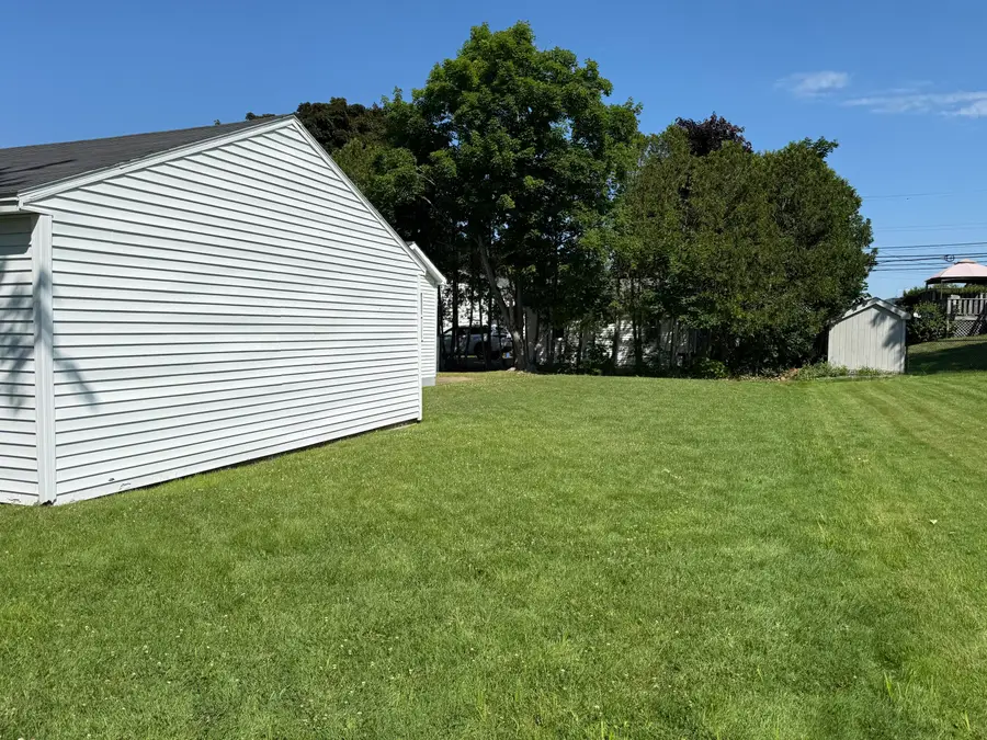8 Broadlawn Drive, Brewer, ME 04412 - #3