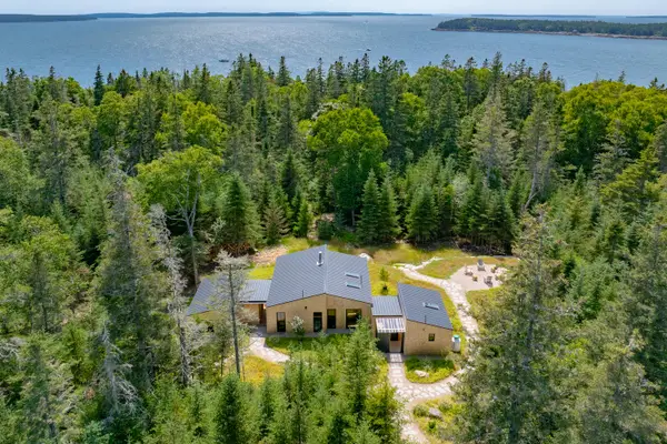 11 Sophies Way, Tremont, ME 04653