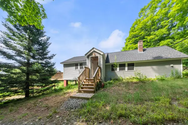 46 Giles Road, Readfield, ME 04355