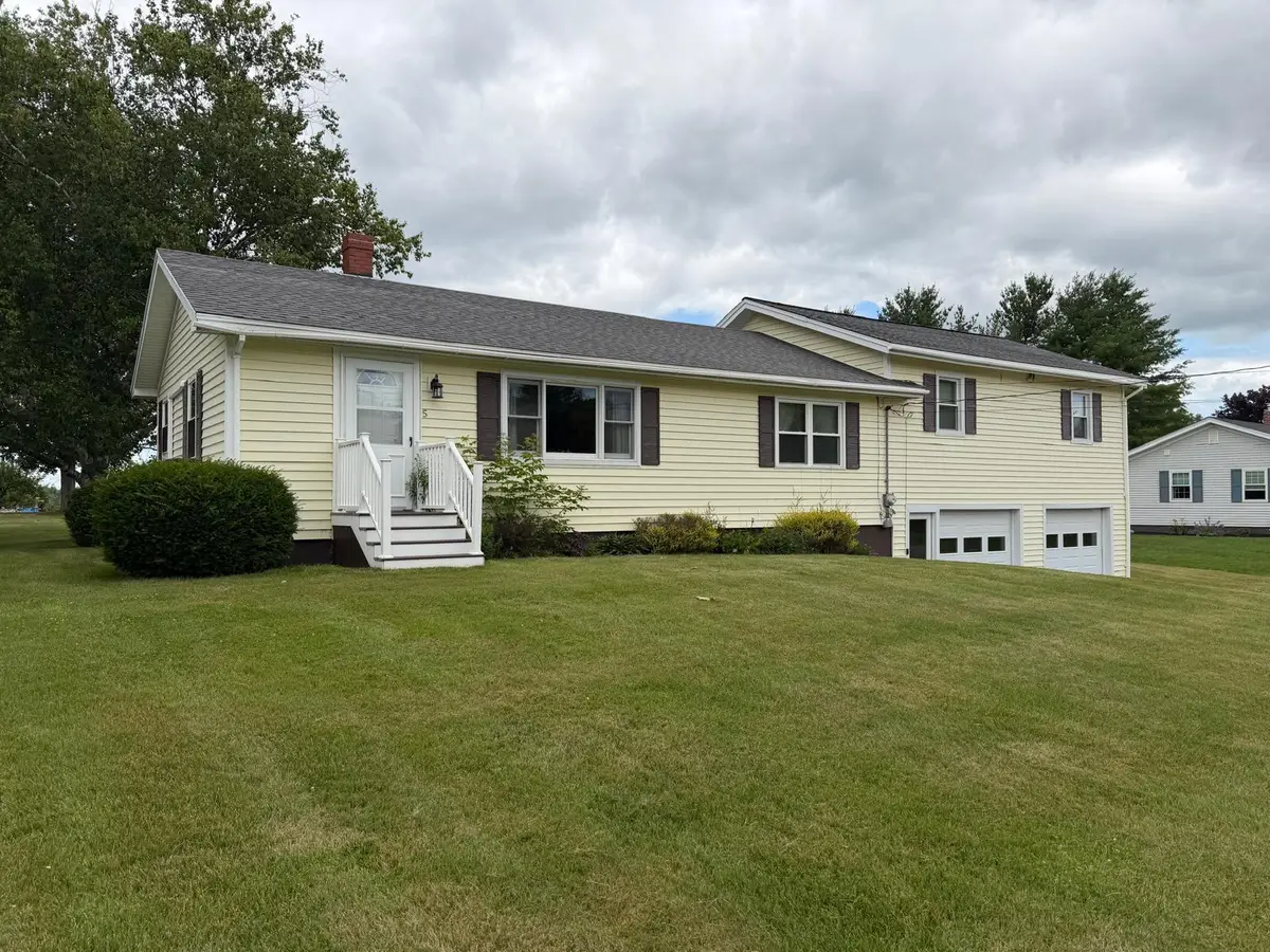 5 Maher Avenue, Houlton, ME 04730 - #1