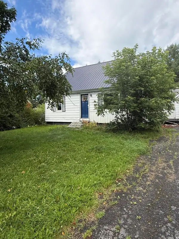 12 Lincoln Street, Presque Isle, ME 04769