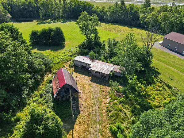 146 Madawaska Road, Palmyra, ME 04965