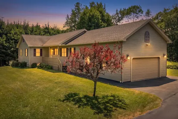 9 Oak Run, Owls Head, ME 04854