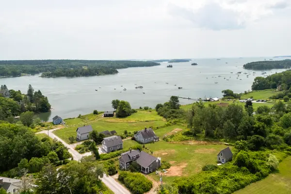 15 Creek Road, Bremen, ME 04551