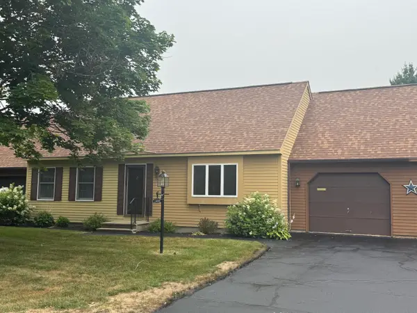 56 Old Carriage Road #56, Auburn, ME 04210