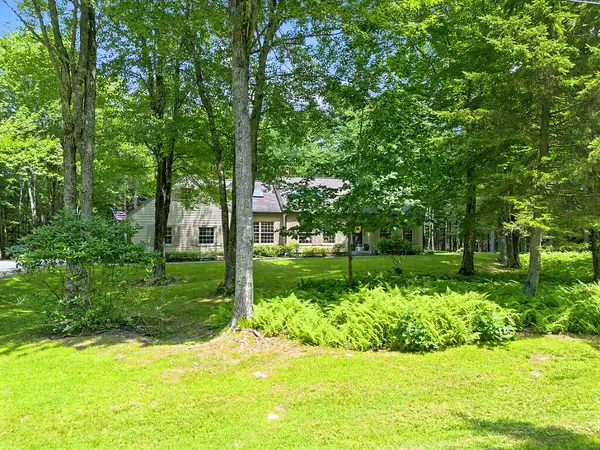 31 Pheasant Run Road, Belgrade, ME 04917