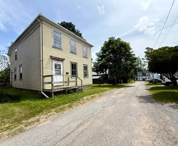 3 Willow Street, Eastport, ME 04631