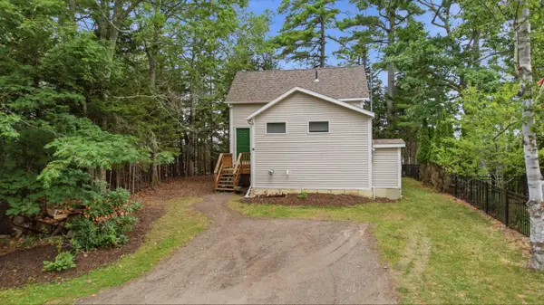 91 Shore Drive, Freeport, ME 04032