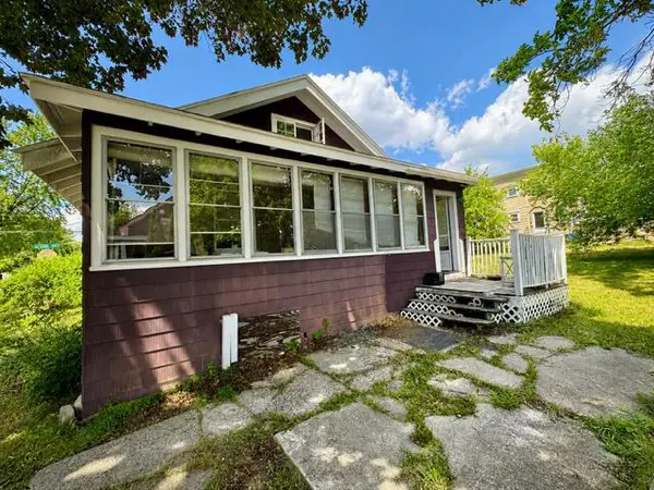 37 Acadia Avenue, Lewiston, ME 04240