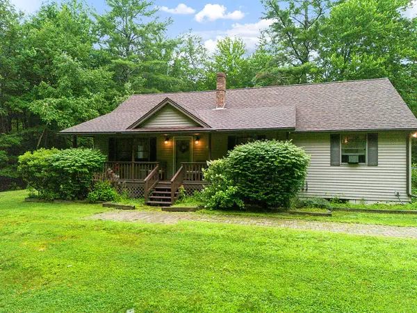279 Dunn Road, Belgrade, ME 04917