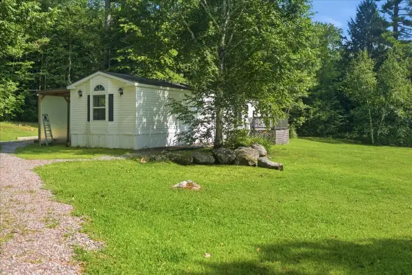 1040 Hallowell Litchfield Road, West Gardiner, ME 04345