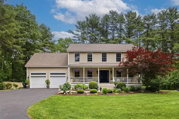 2 Beacon Street, Kennebunk, ME 04043