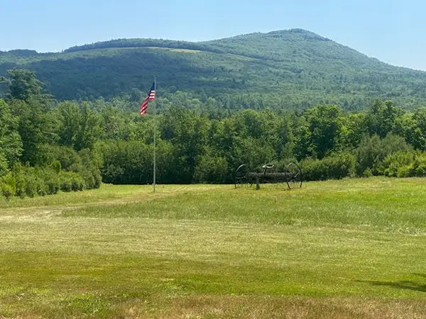 60 Lawry Road, Searsmont, ME 04973