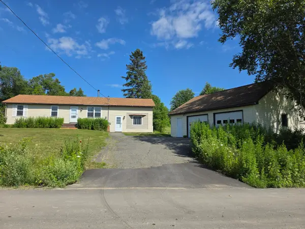 2 Number 10 Road, Dexter, ME 04930