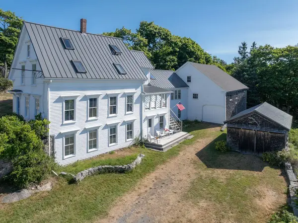 13 School Street, Stonington, ME 04681
