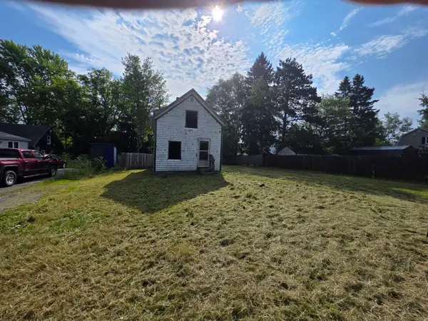 6 Delmont Street, Presque Isle, ME 04769