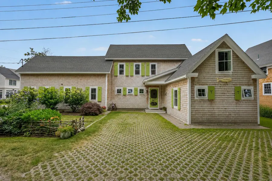 9 Crescent Avenue, Kennebunkport, ME 04046 - #3