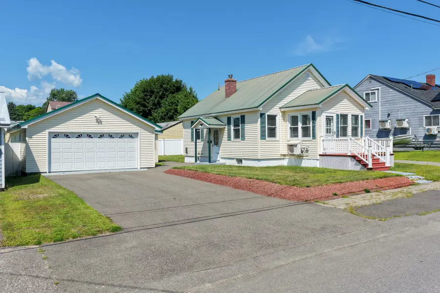 158 Congress Street, Millinocket, ME 04462 - #2