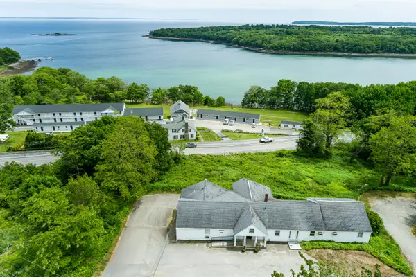 34 Old County Road, Rockport, ME 04856