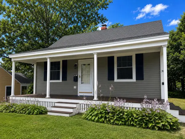31 Longfellow Drive, Cape Elizabeth, ME 04107