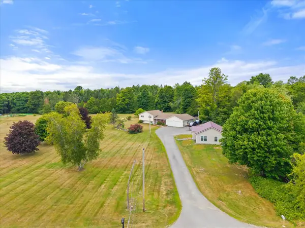 71 W Corinth Road, Corinth, ME 04427