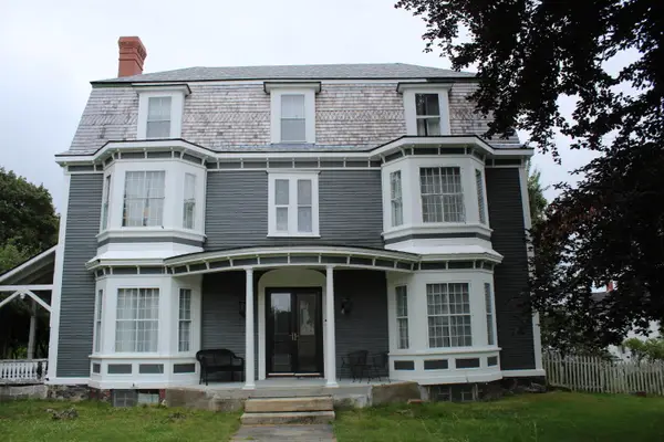 17 Boynton Street, Eastport, ME 04631
