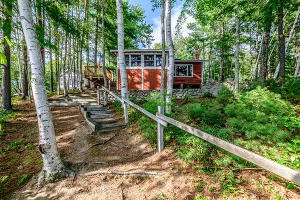 88 Logan Circle, Waterboro, ME 04030
