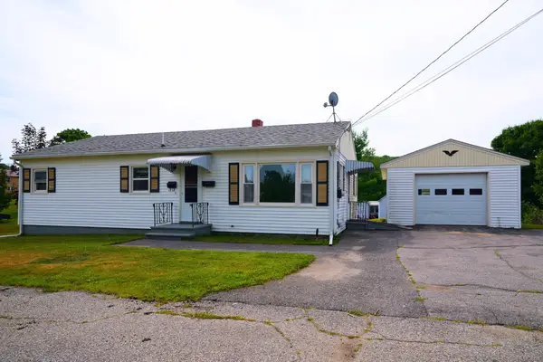 121 Dow Avenue, Lewiston, ME 04240