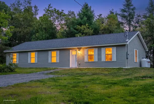16 Pomroy Lane, Levant, ME 04456