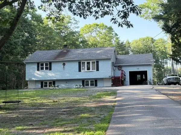 11 Scotts Lane, Bucksport, ME 04416