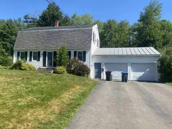 33 Oak Hill Drive, Oakland, ME 04963