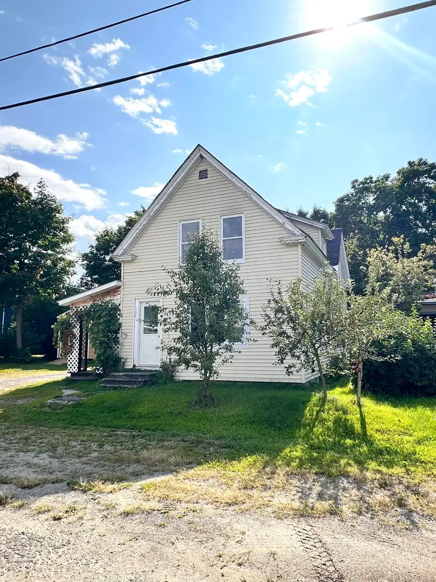 122 Knox Street, Millinocket, ME 04462 - #3