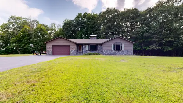 5 Acorn Lane, Lewiston, ME 04240