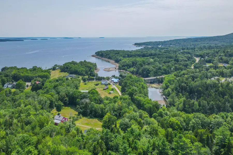 47 South Cobbtown Road, Lincolnville, ME 04849 - #2