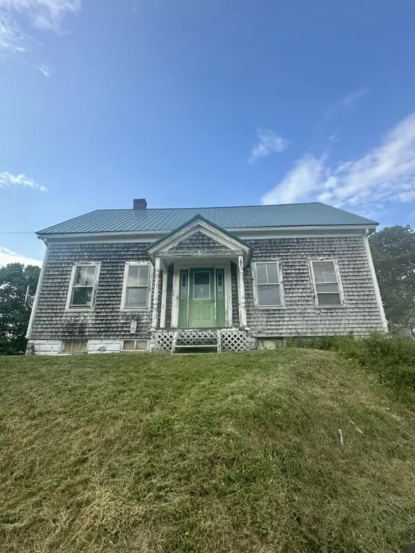 11 South Street, Eastport, ME 04631