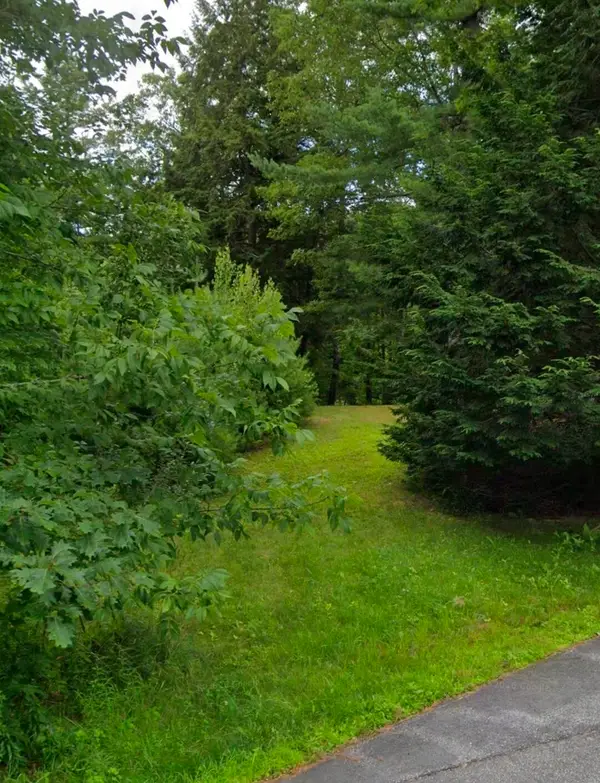 27 Crest Avenue, Lisbon, ME 04250