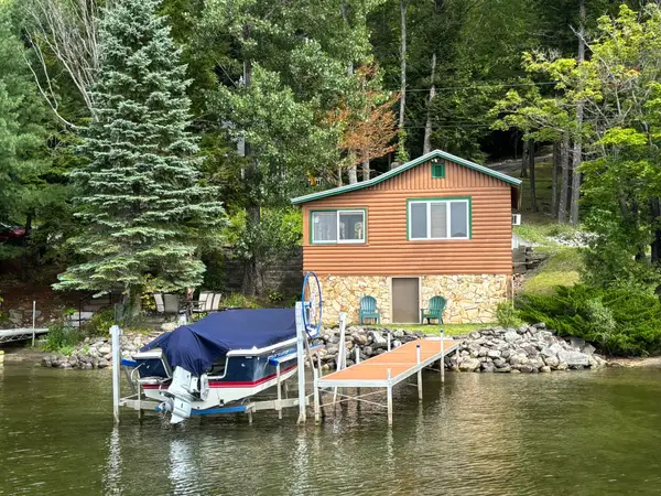 392 Memorial Drive, Winthrop, ME 04364