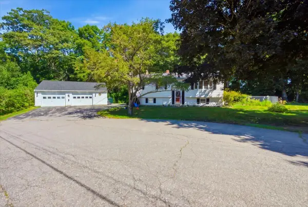 17 Rolfe Circle, Gardiner, ME 04345