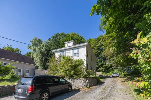 49 Newbury Street, Auburn, ME 04210