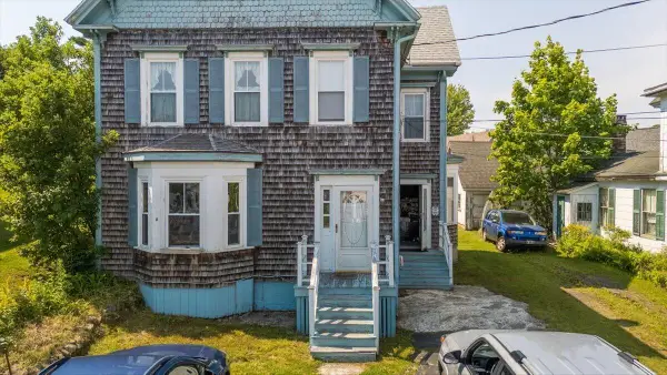 37 Mckown Street, Boothbay Harbor, ME 04538