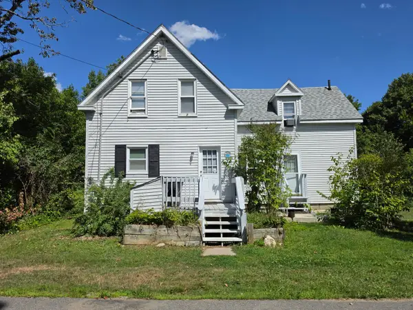 8 Hillside Street, Baileyville, ME 04694