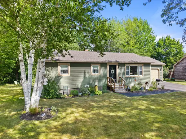 71 Dartmouth Street, Bangor, ME 04401